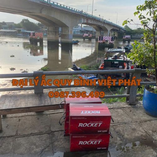 binh-ac-quy-rocket-200ah-dung-cho-tau-thuyen