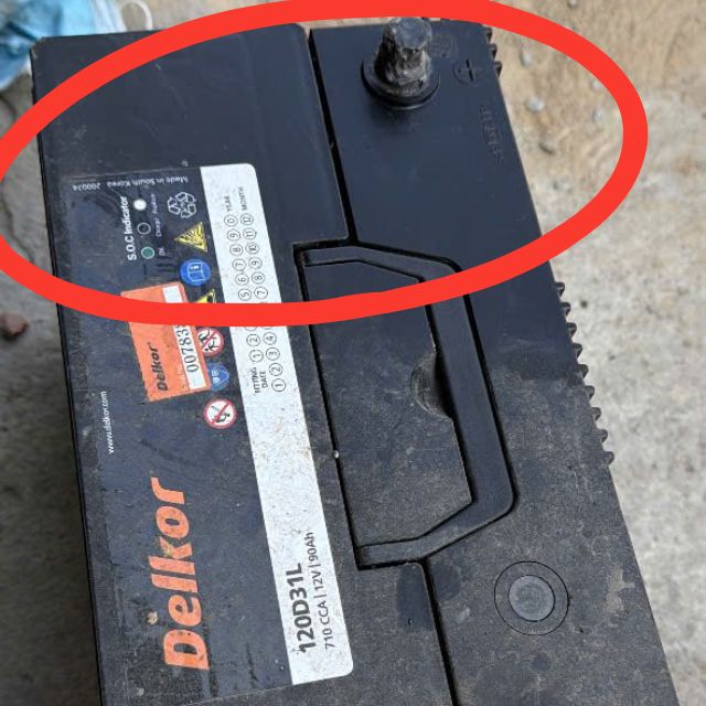 binh-ac-quy-bi-xi-axit-cho-coc-binh