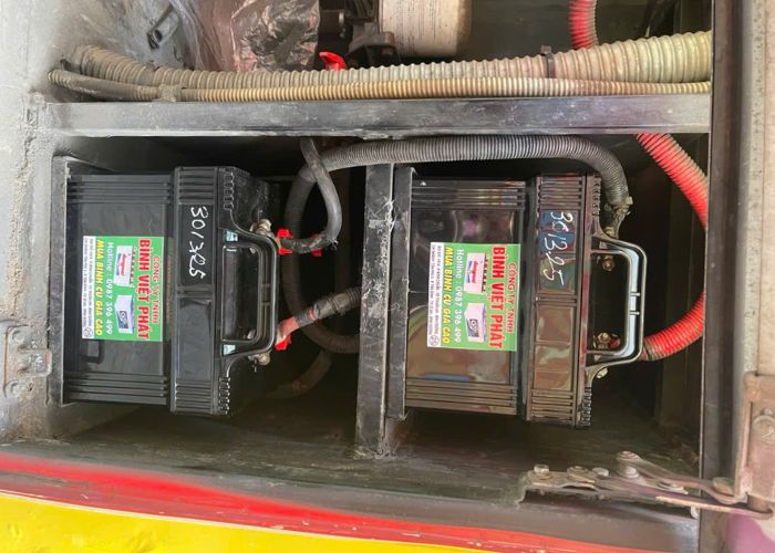 binh-ac-quy-gs-n200z-12v-210ah-lap-cho-xe-bus